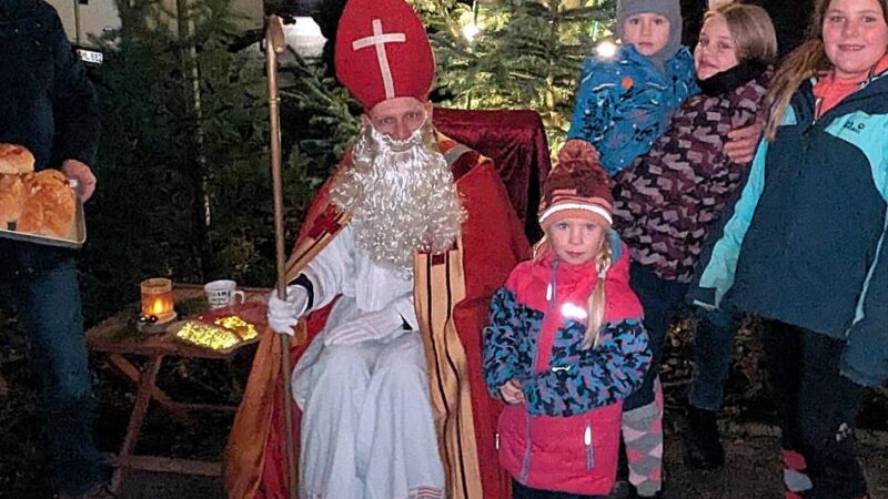 Stadtgespräch Wermelskirchen: Weihnachtliche Premiere lockt ins Seniorengärtchen