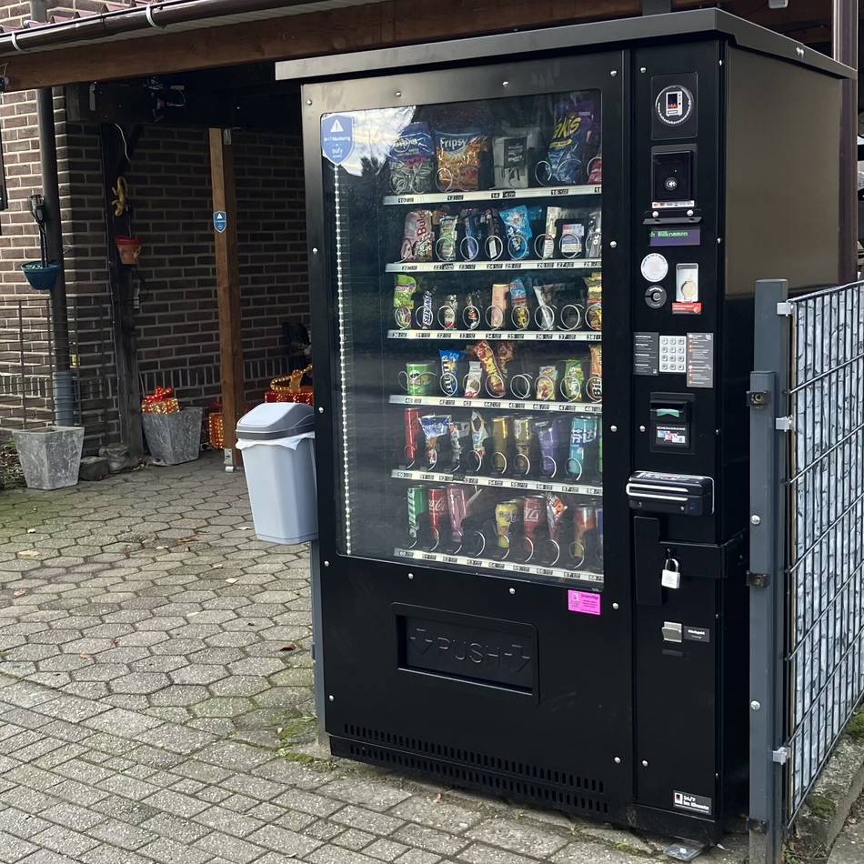 Schule am Königsbach: Aufregung um Süßigkeitenautomat gegenüber Grundschule