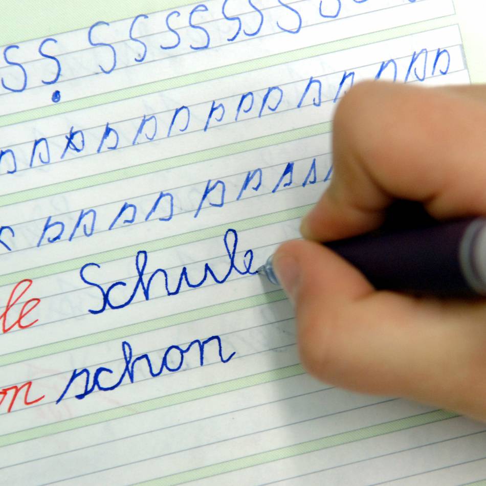 Alarmruf aus dem Kreis Mettmann: Kinder können Stifte nicht lange halten