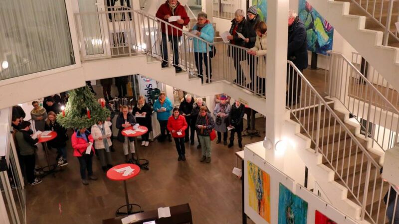 Am Freitag in Rheinberg: Offenes Adventssingen im Stadthaus