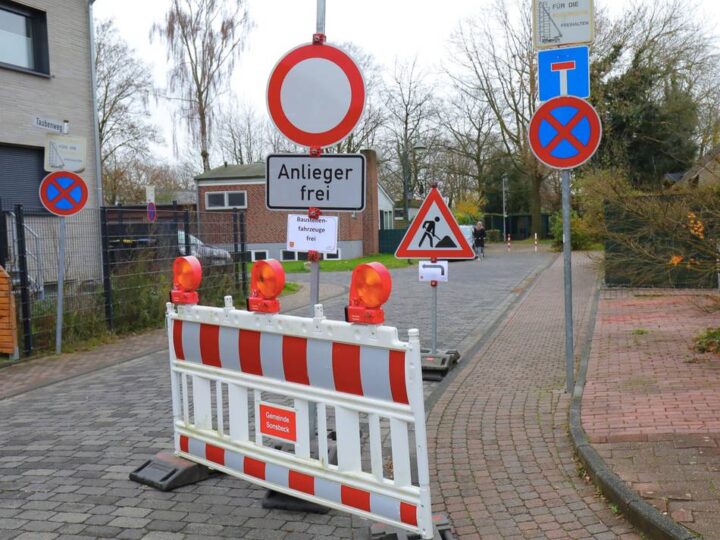 Verkehrschaos an Schulcontainern in Sonsbeck: „Wir müssen dringend verhindern, dass irgendwann ein Kind unterm Bagger liegt“