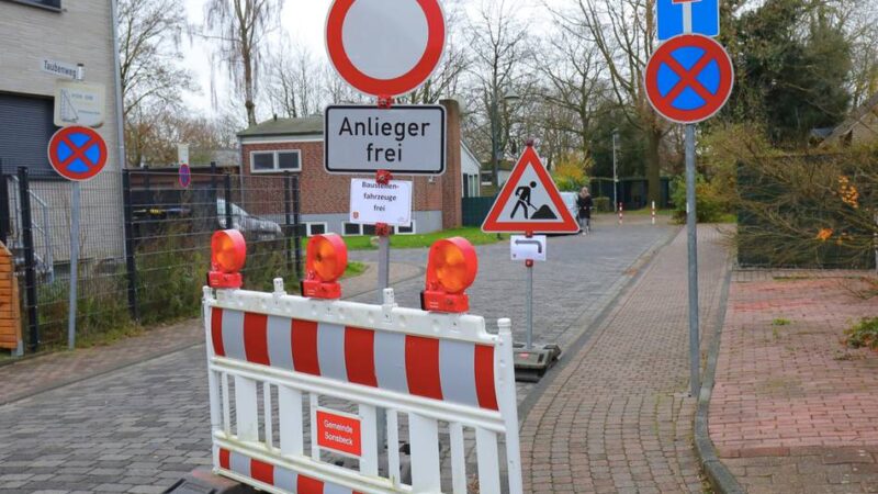 Verkehrschaos an Schulcontainern in Sonsbeck: „Wir müssen dringend verhindern, dass irgendwann ein Kind unterm Bagger liegt“
