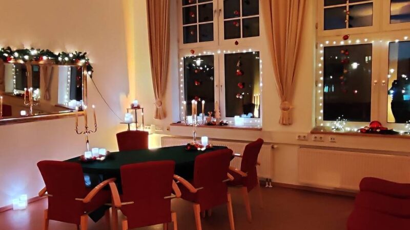 Besondere Trauungen in Dormagen: Ja-Wort im Kerzenschein – Stadt wirbt für Winterhochzeiten