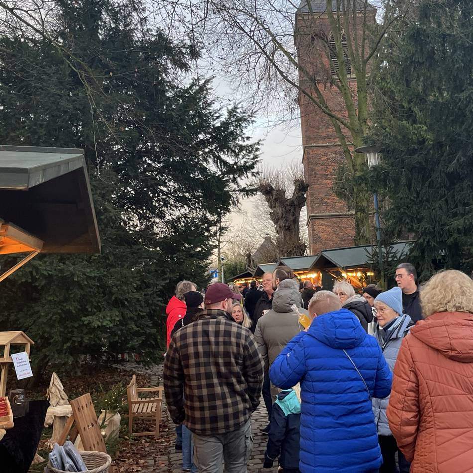 An der alten Kirche: Nikolausmarkt in Hau findet am Wochenende zum zehnten Mal statt
