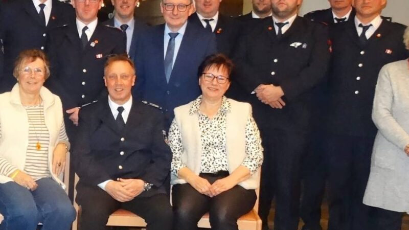 Michael Kleineberg seit 60 Jahren dabei: Ehrungen und Beförderungen beim Löschzug Haffen-Mehr