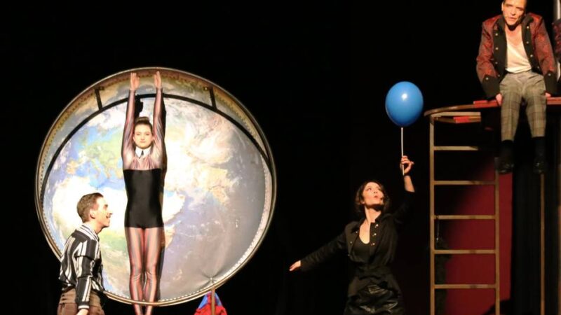 Theater-Aufführung in Rheinberg: Die ganze Welt ist ein Zirkus