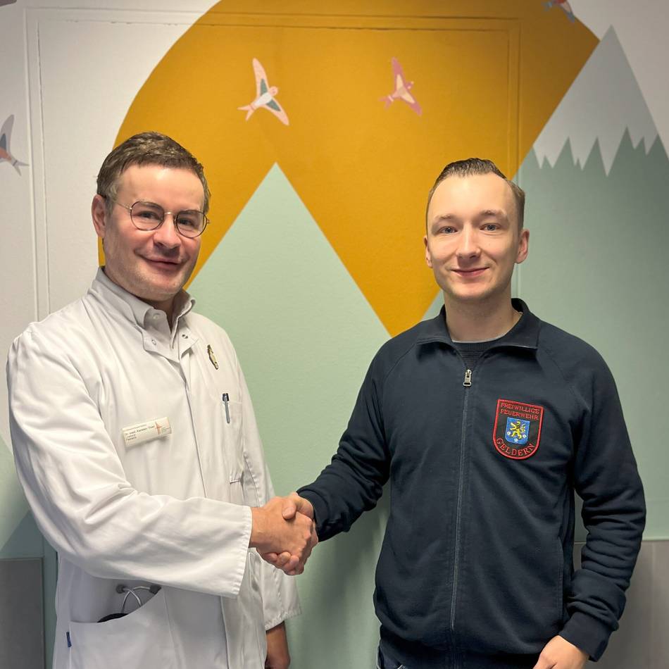 Am St.-Clemens-Hospital: Feuerwehr Geldern spendet für die Klinik für Kinder und Jugendliche