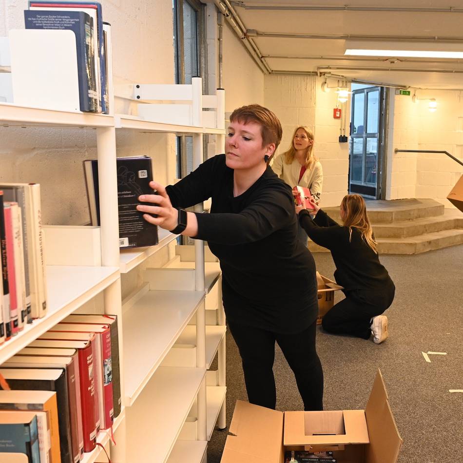 Nach dem Dachstuhlbrand in Wermelskirchen: Die Stadtbücherei ist wieder zu Hause