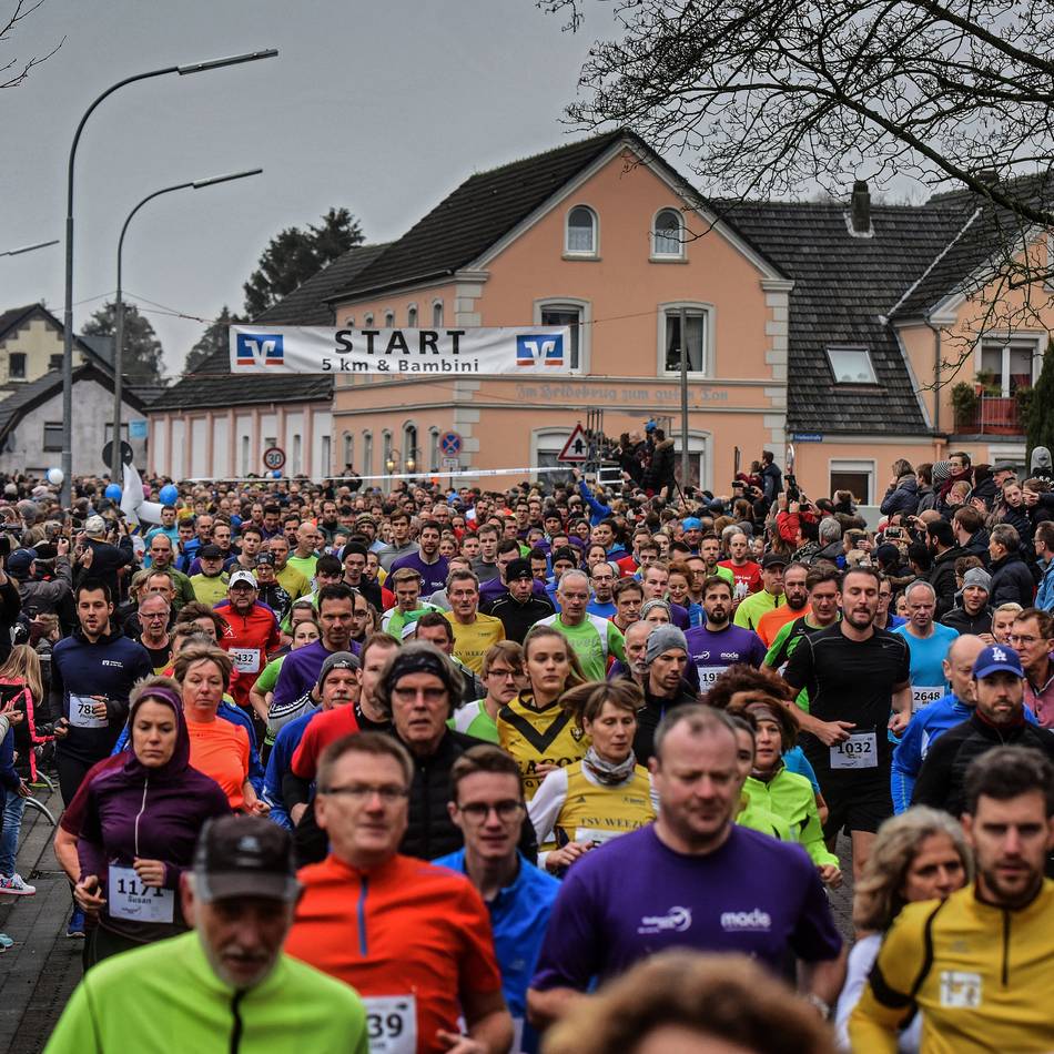 Anreise, Parkplätze, Straßensperrung: Sylvesterlauf Pfalzdorf – was Teilnehmer, Zuschauer und Anwohner wissen müssen