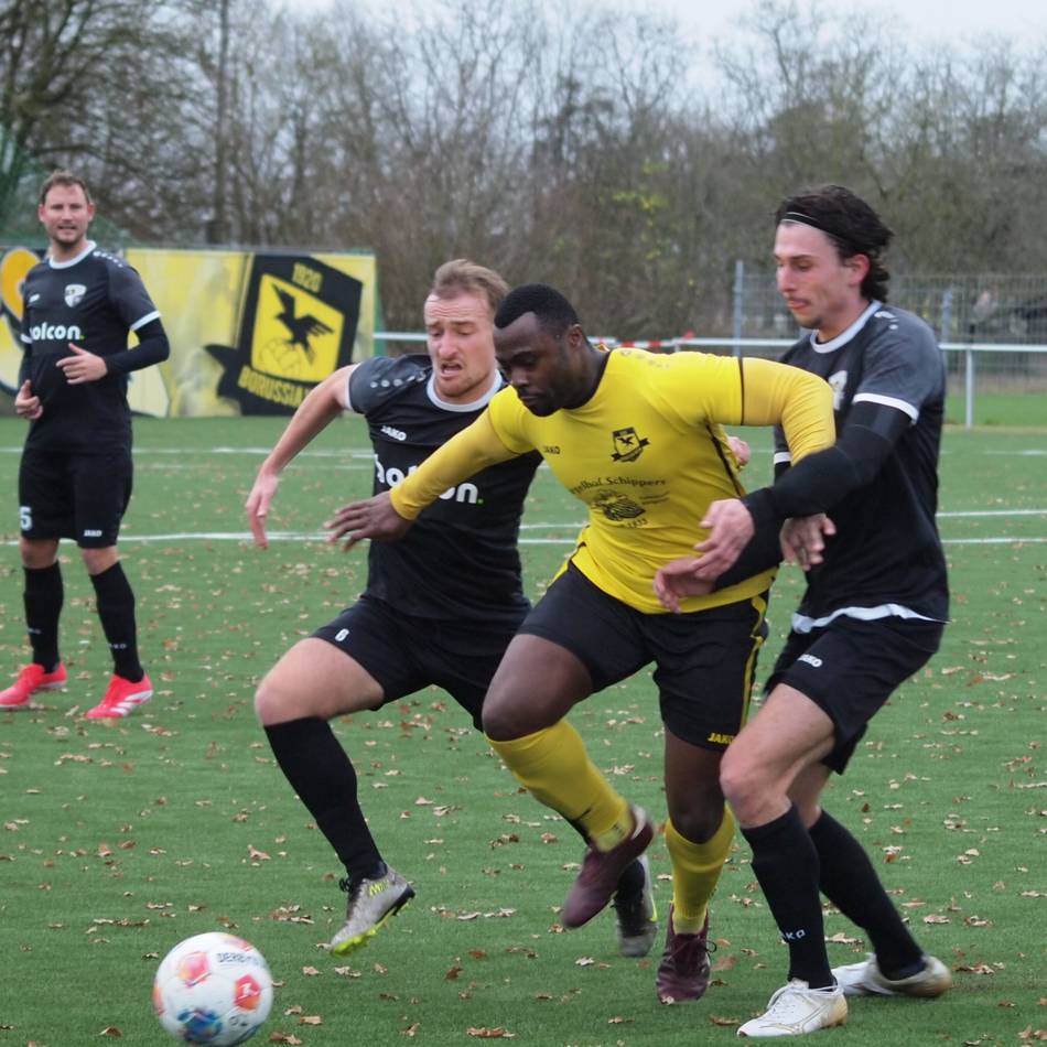 Zwei Gästespieler sehen Rot: 6:1 – Borussia Veen nimmt TuS Xanten auseinander