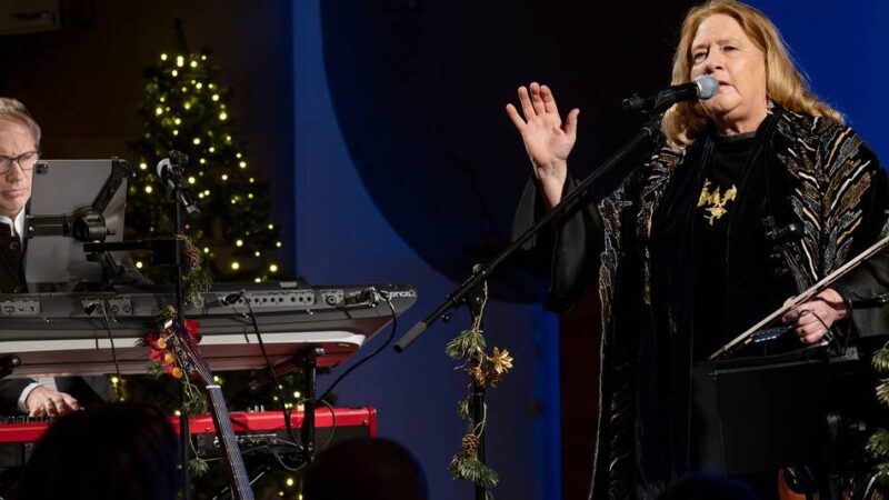 Nach tragischem Todesfall: Kathy Kelly kehrt in Krefelder Friedenskirche zurück