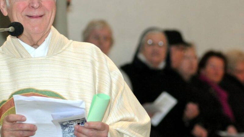 Schriften des gestorbenen Pfarrers: Edmund Erlemann – der die Kleinen groß machte