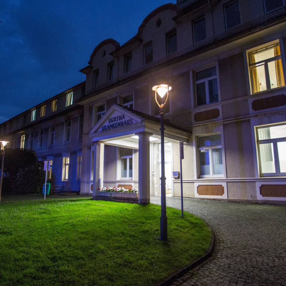 Verdacht des des sexuellen Missbrauchs: Ehemaliger Chefarzt von Duisburger Jugend-Klinik festgenommen