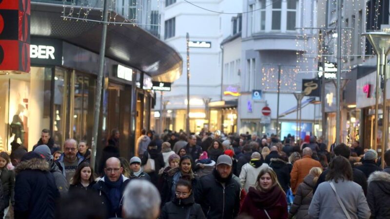 Ordnung und Sicherheit in Krefeld: Gipfel im Rathaus zur Sicherheit in der Innenstadt