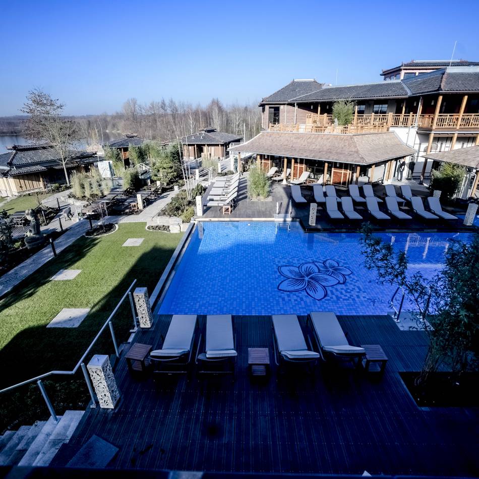 Großer Besucheransturm: Wellness vor Weihnachten – lange Schlangen an Spa in Düsseldorf