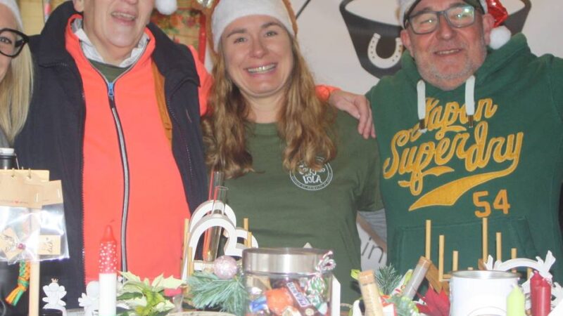 Auf dem Dülkener Weihnachtstreff: Glühbier, Wichtel Anton und Reibekuchen für den guten Zweck