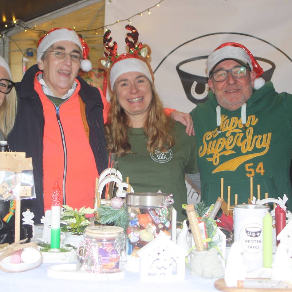 Auf dem Dülkener Weihnachtstreff: Glühbier, Wichtel Anton und Reibekuchen für den guten Zweck