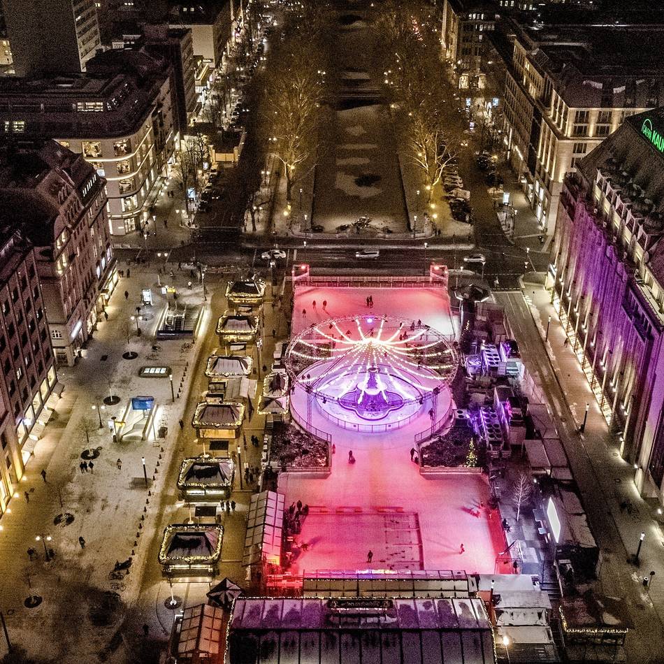 „Kö on Ice“ : Hat Düsseldorf die schönste Eisbahn der Welt? Was Besucher dazu sagen