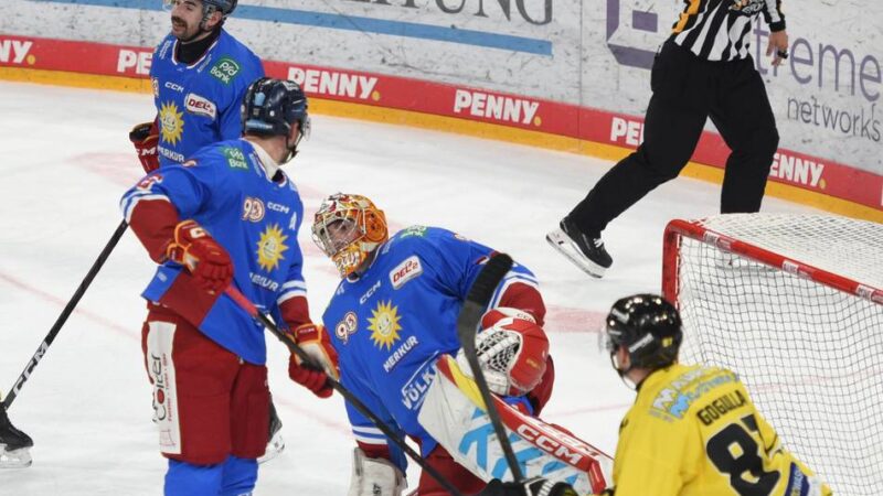 13.102 Zuschauer im Rather Dome: 3:6 gegen die Krefeld Pinguine – die DEG kann keine Derbys mehr