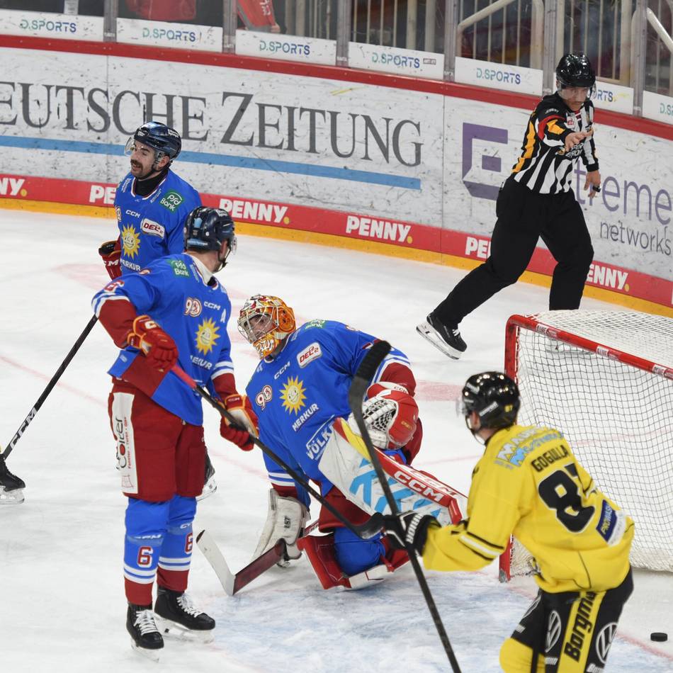 13.102 Zuschauer im Rather Dome: 3:6 gegen die Krefeld Pinguine – die DEG kann keine Derbys mehr