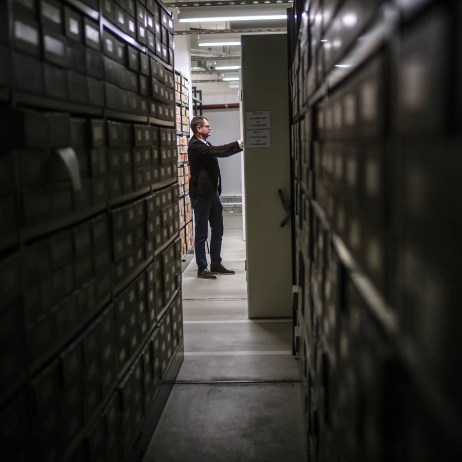 Düsseldorfer Zeitkapsel: „Wir rechnen in Regalkilometern“ – die größten Schätze aus dem Stadtarchiv