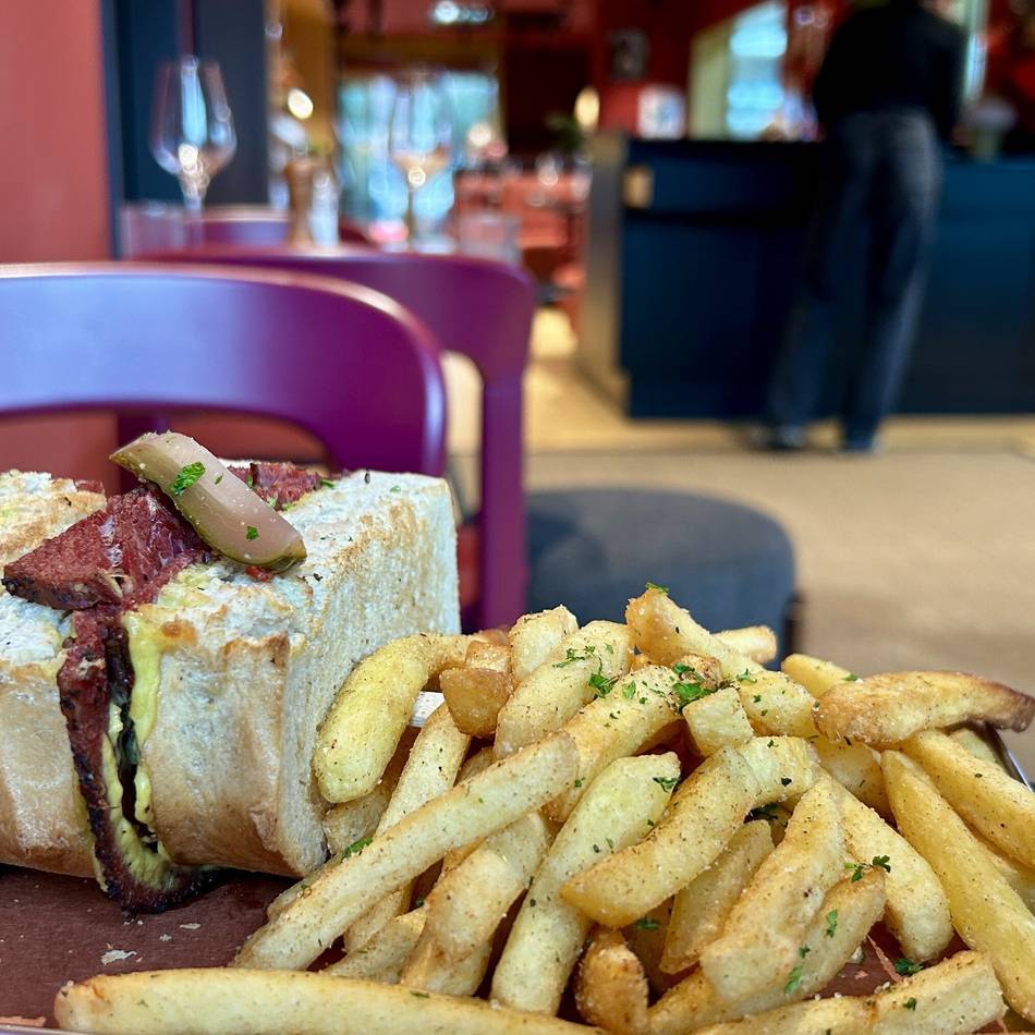 Neueröffnung in Düsseldorf: Dieses neue Restaurant im Medienhafen serviert Fusionküche ohne Chichi