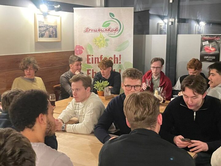 Parteiübergreifendes Anliegen: Jugendorganisationen fordern mehr Mitsprache in Neuss