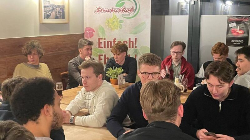 Parteiübergreifendes Anliegen: Jugendorganisationen fordern mehr Mitsprache in Neuss