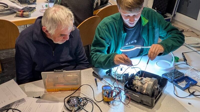 ReparaturCafé Dabringhausen: „Zwei Drittel der Gegenstände können wir retten“