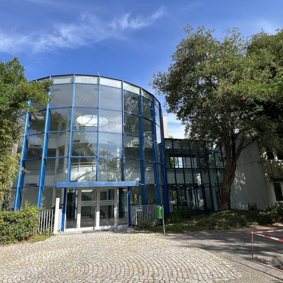 Über die Feiertage: Klever Volkshochschule zieht zur Landwehr um