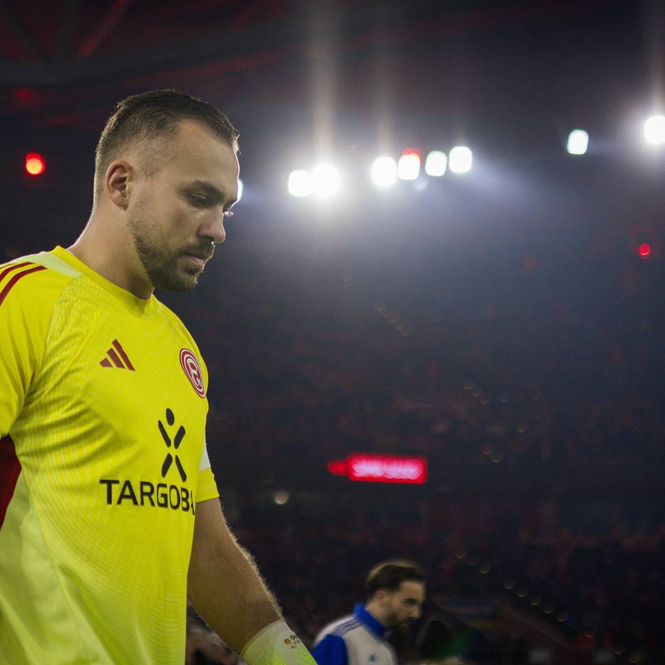 „Erzähle jede Woche denselben Scheißdreck“ : Ratloser Fortuna-Keeper Kastenmeier läutet Endspurt ein