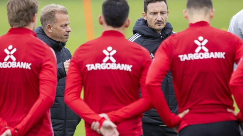 „Schütze die Jungs immer – egal wo“: Anfang stellt sich vor Fortuna-Profis und erwartet deutlich mehr