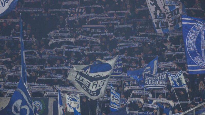 Die meistgelesenen Fortuna-Artikel, Platz zwei : Als Hertha-Fans ein zweifelhaftes „Gastgeschenk“ in der Arena hinterließen