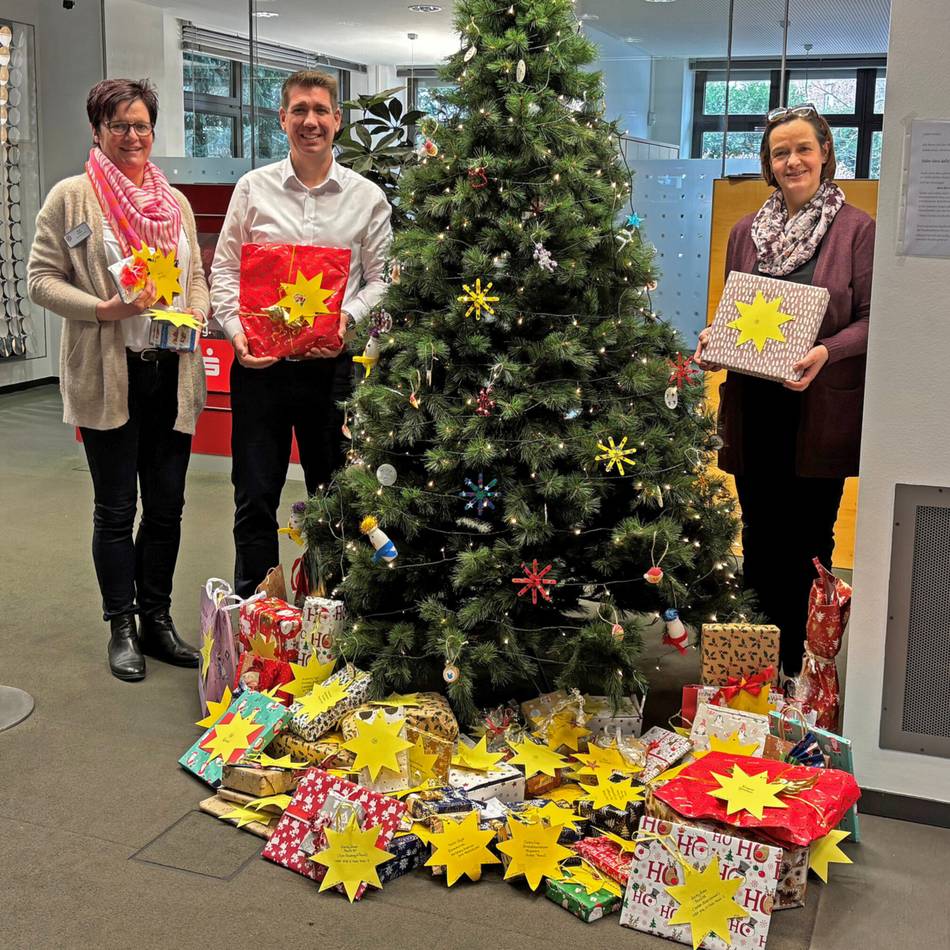 Weihnachtsstadtgespräch Krefeld: Krefelder übergeben weihnachtliche Spenden