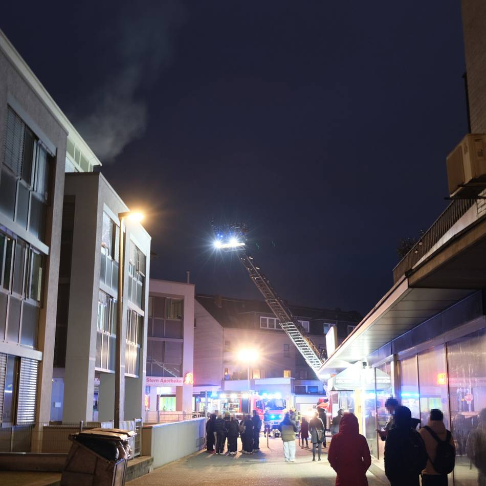 Feuerwehr im Einsatz: Brand in einem Spind in der Gladbacher Innenstadt