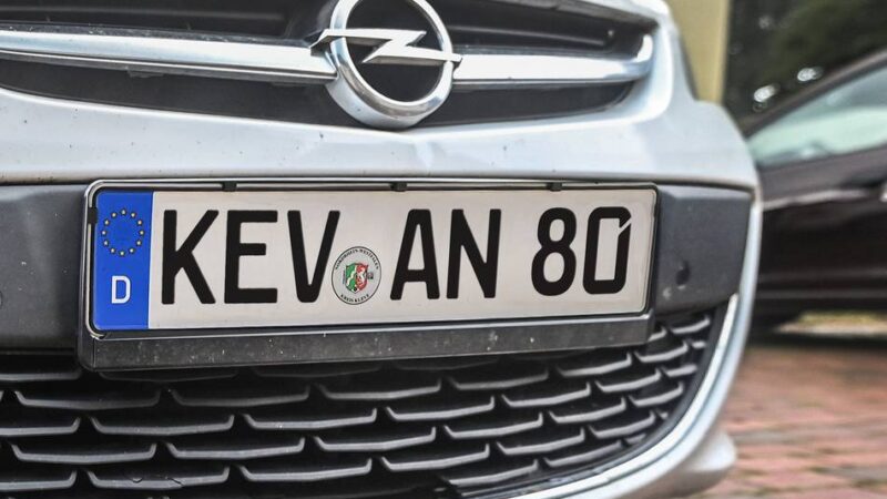 Auch Kevelaer wollte ein eigenes Nummernschild: „Deshalb klebe ich mich jetzt nicht auf die Straße“ – Traum vom eigenen Kennzeichen geplatzt