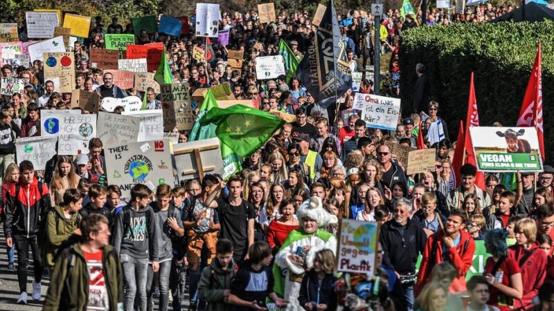 „Wir wollen nicht eingezogen werden“: Klever Schüler planen Schulstreik gegen neue Wehrpflicht