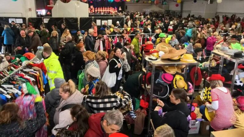 Initiative der Avea in Leverkusen: Kostümrausch – zweites Leben für Verkleidungen