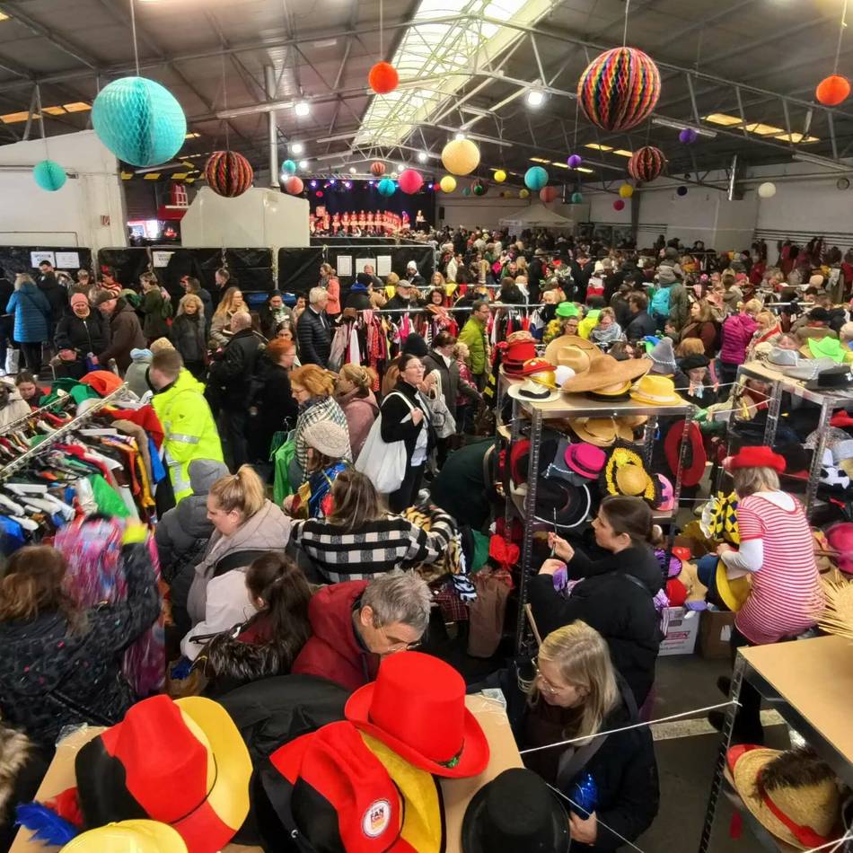 Initiative der Avea in Leverkusen: Kostümrausch – zweites Leben für Verkleidungen