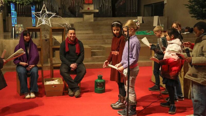 Krippenspiel in St. Paulus Düsseldorf: Das Christkind kommt pünktlich zur Probe