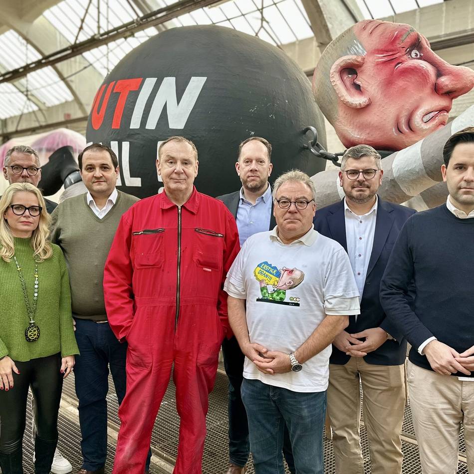 Düsseldorfer Satiriker: Jacques Tilly bekommt Rückendeckung gegen Putin von Politik und Brauchtum