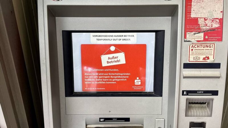 Bargeldversorgung in Düsseldorf: Volksbank baut Geldautomat in Himmelgeist ab