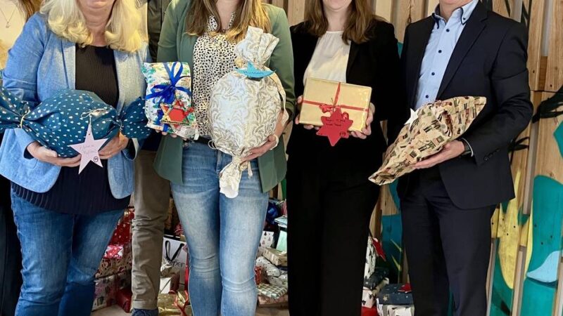 Wunschbaumaktion in Emmerich: Katjes-Mitarbeiter bescheren 150 Kinder