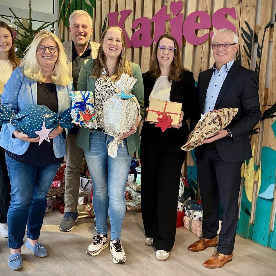 Wunschbaumaktion in Emmerich: Katjes-Mitarbeiter bescheren 150 Kinder