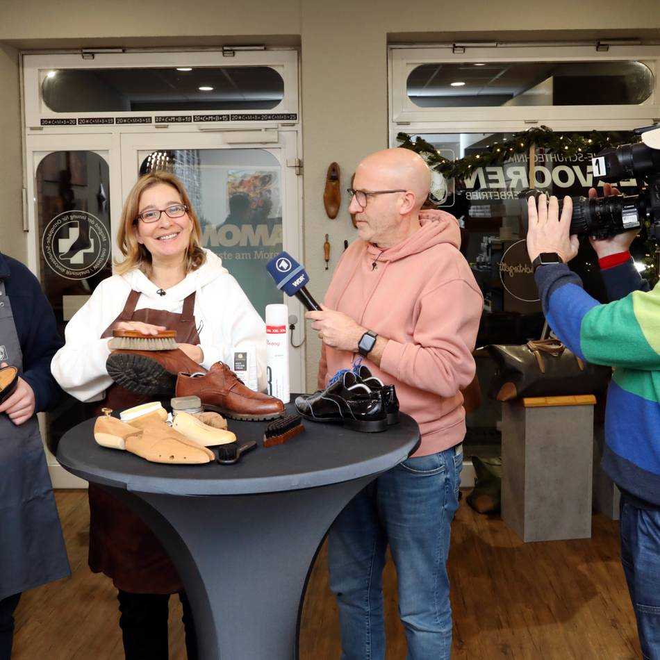 WDR sendet live aus Fachbetrieb: Schuhputztricks aus Rheinberg für den Nikolaustag