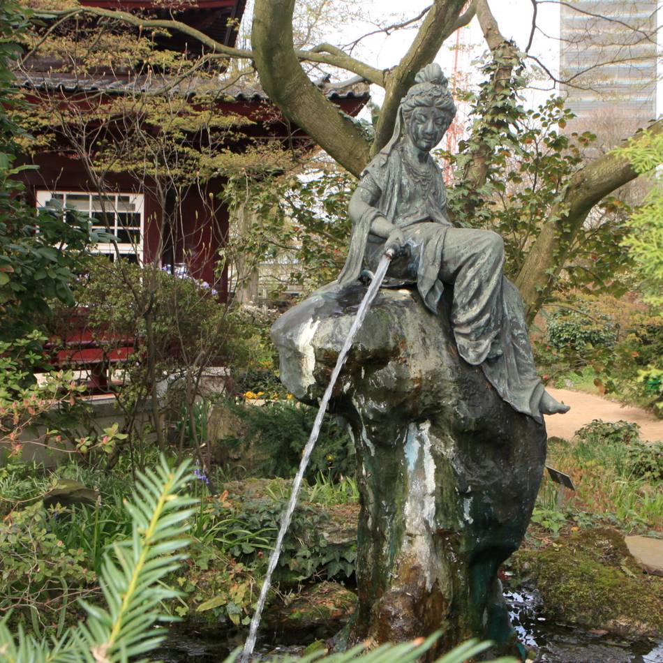 Japanischer Garten in Leverkusen: Bronzefrei – nur noch steinerne Zeugen rund ums Teehaus