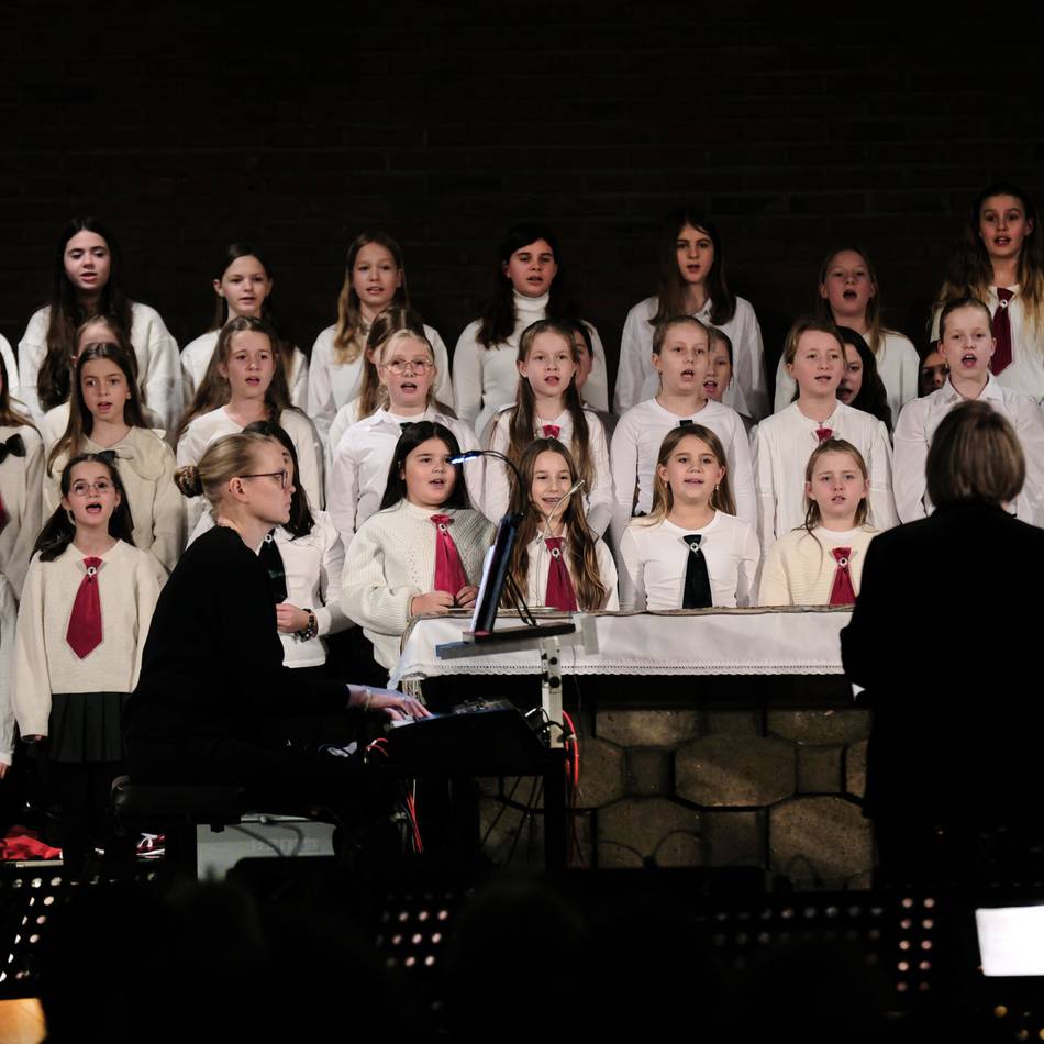 In der Suitbertuskirche : Liebfrauenschule: So schön war das Weihnachtskonzert