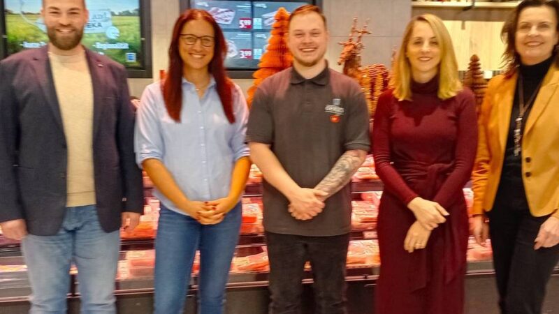 Gehörloser Mitarbeiter bei Edeka in Moers: Wie ein Azubi seinem Arbeitgeber Mut macht