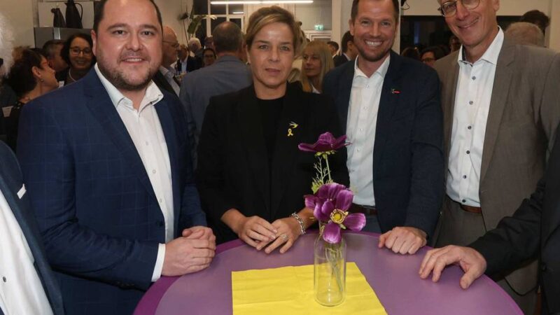 NRW-Ministerin in Leverkusen: Mona Neubaur setzt auf die Wirtschaftssenioren