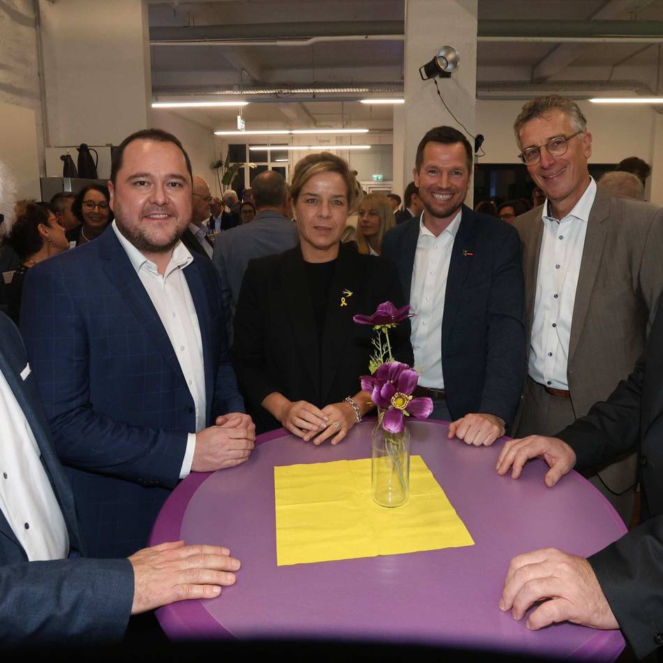 NRW-Ministerin in Leverkusen: Mona Neubaur setzt auf die Wirtschaftssenioren